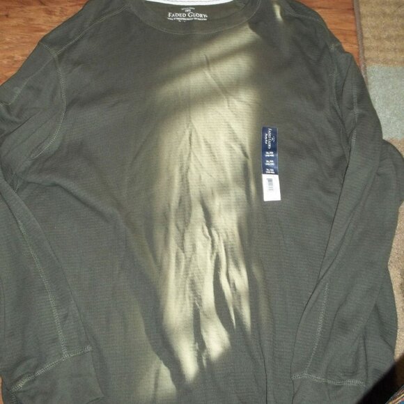Other - Mens Size XL Green long sleeve NWT
